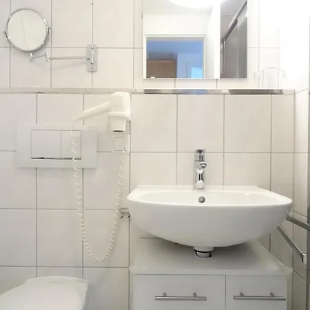 348, Seepark Apartment *